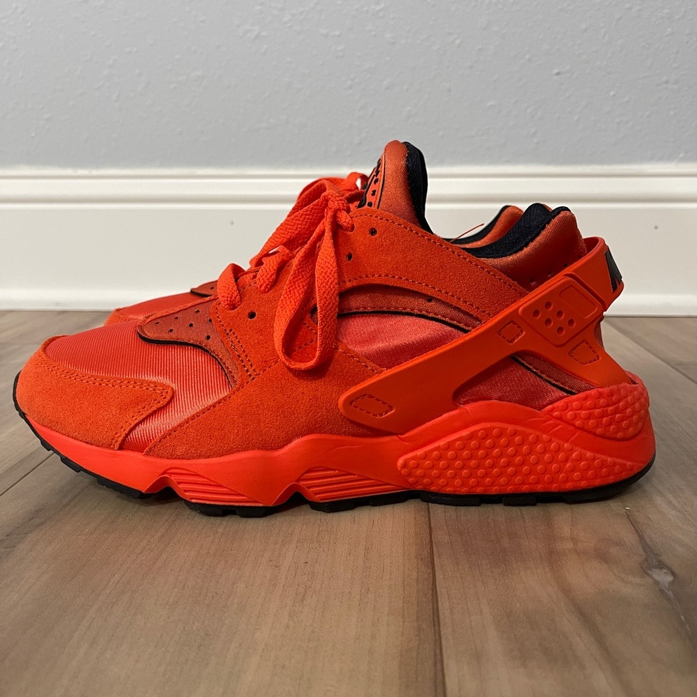 Nike Air Huarache Women’s Size 10